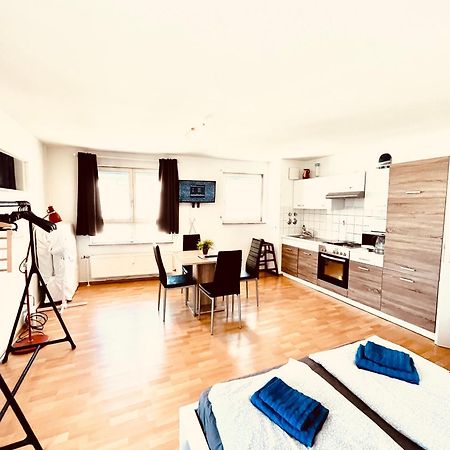 Outletcity Apartment Ferienwohnung Metzingen Metzingen  Bagian luar foto