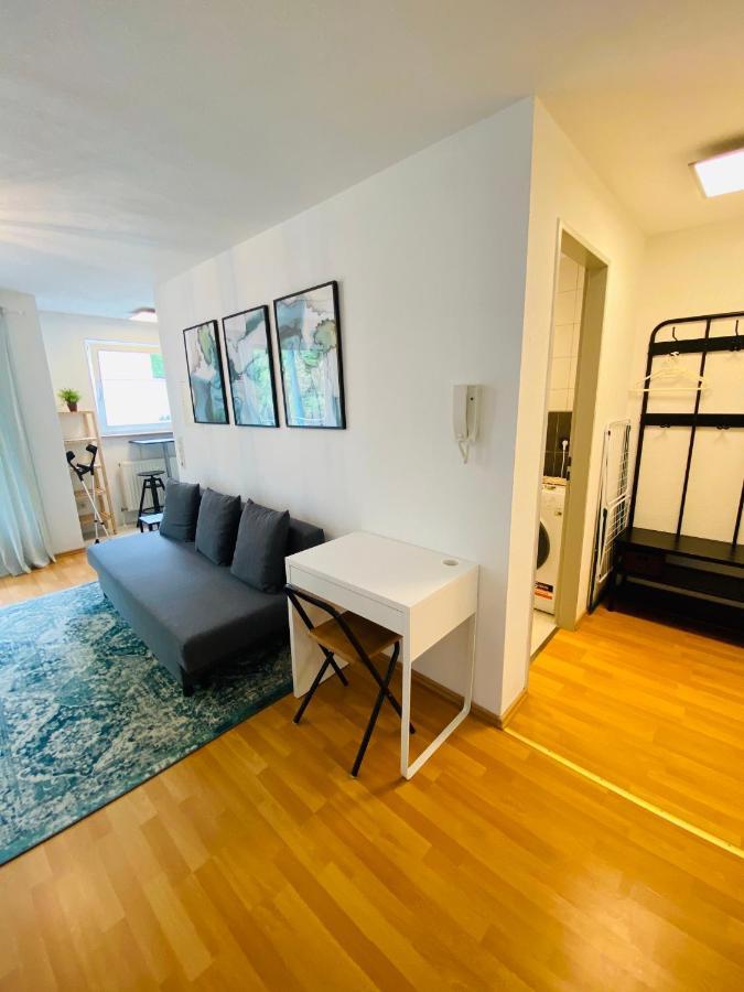 Outletcity Apartment Ferienwohnung Metzingen Metzingen  Bagian luar foto